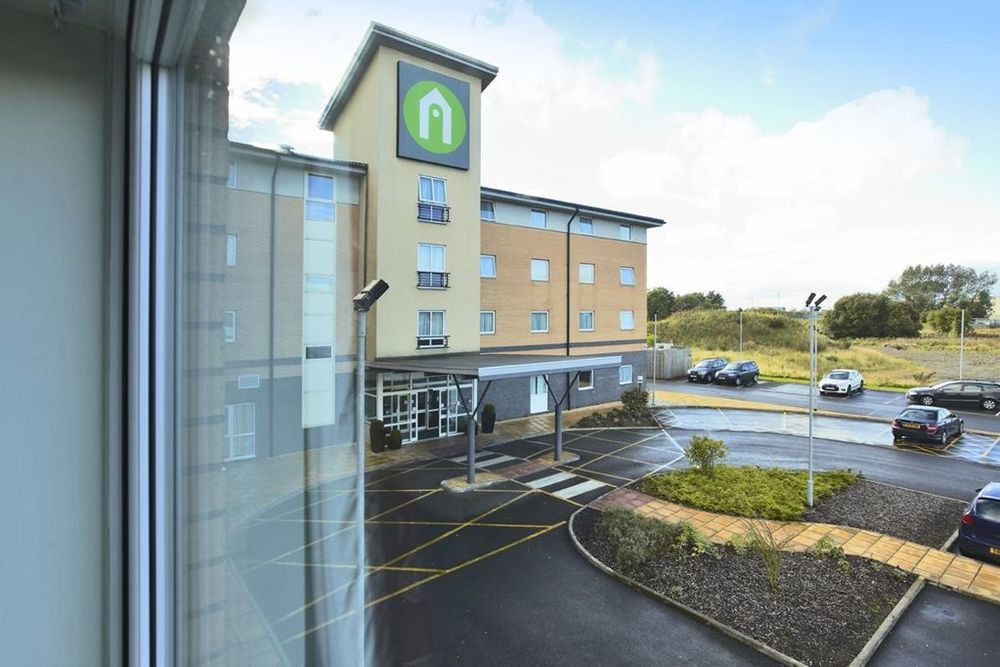 Premier Inn Glasgow Braehead מראה חיצוני תמונה