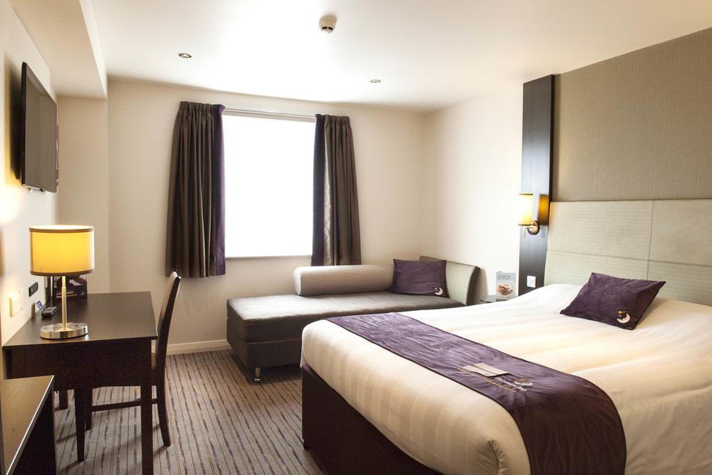 Premier Inn Glasgow Braehead מראה חיצוני תמונה